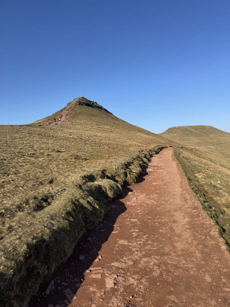 Circular Pen y fan Walk hike brecon beacons